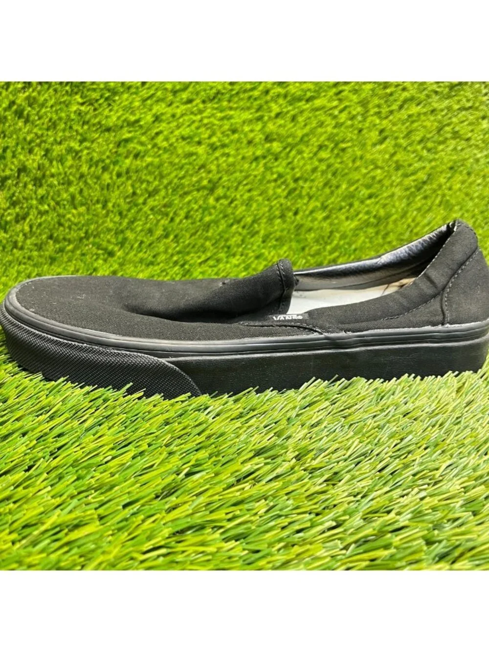 Vans Classic Slip-On Womens Size 9 Mens 7.5 Black Athletic Skate Shoes Sneakers